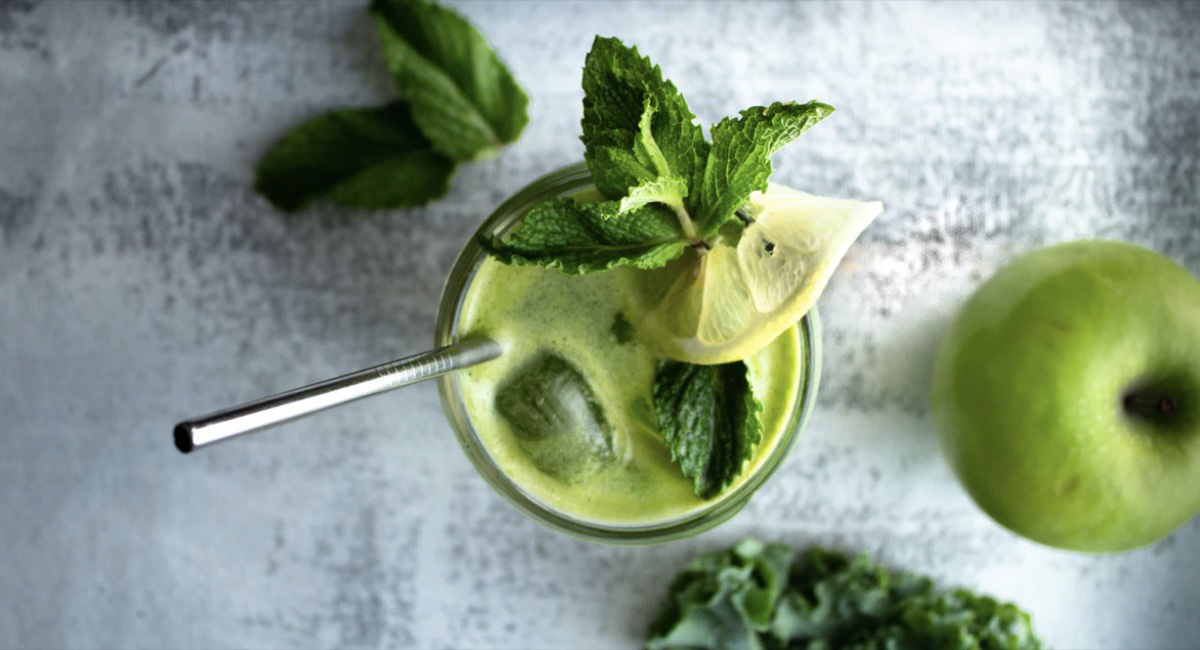 Green drink. Unsplash - Christina Rumpf