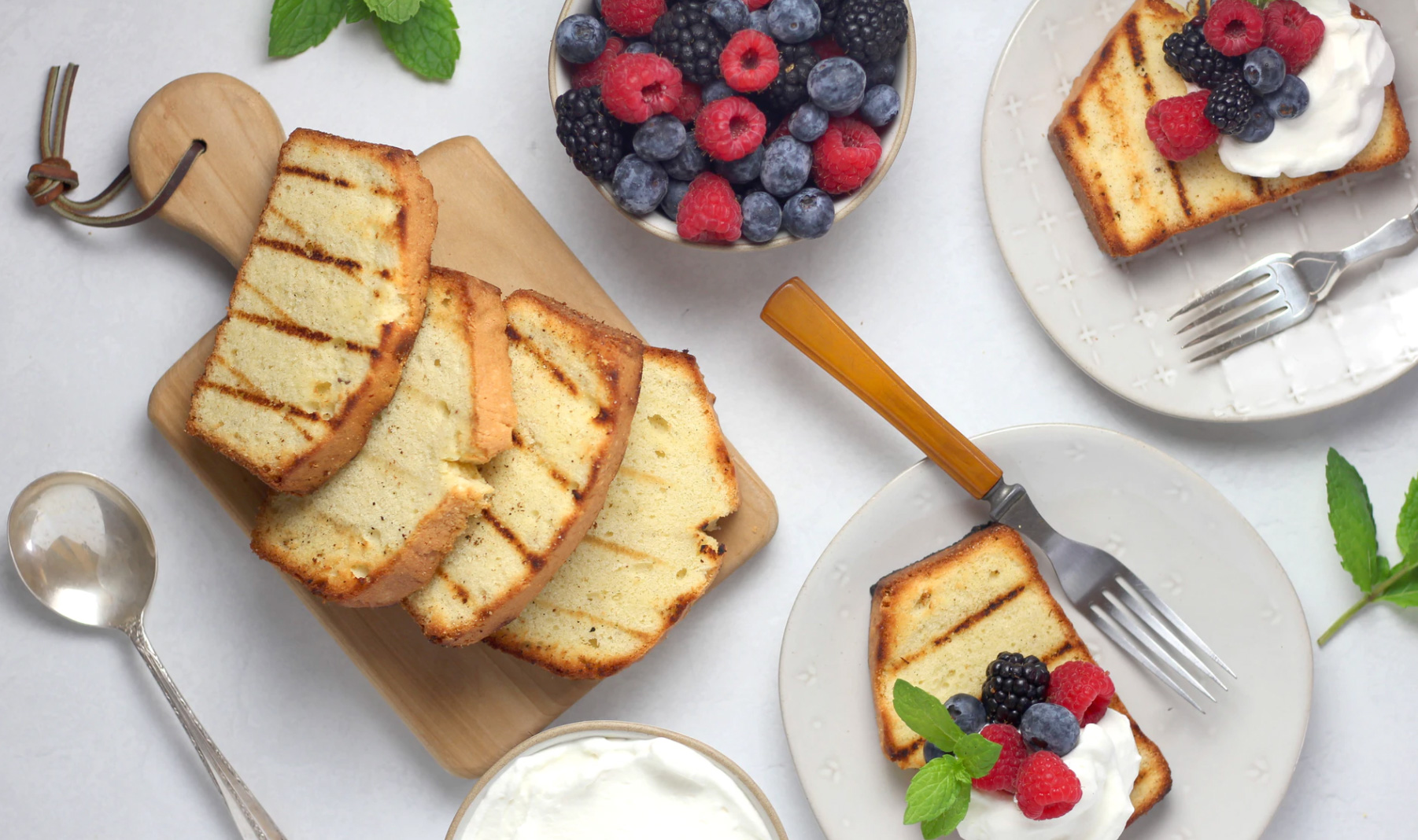 French toast with fruits and cream