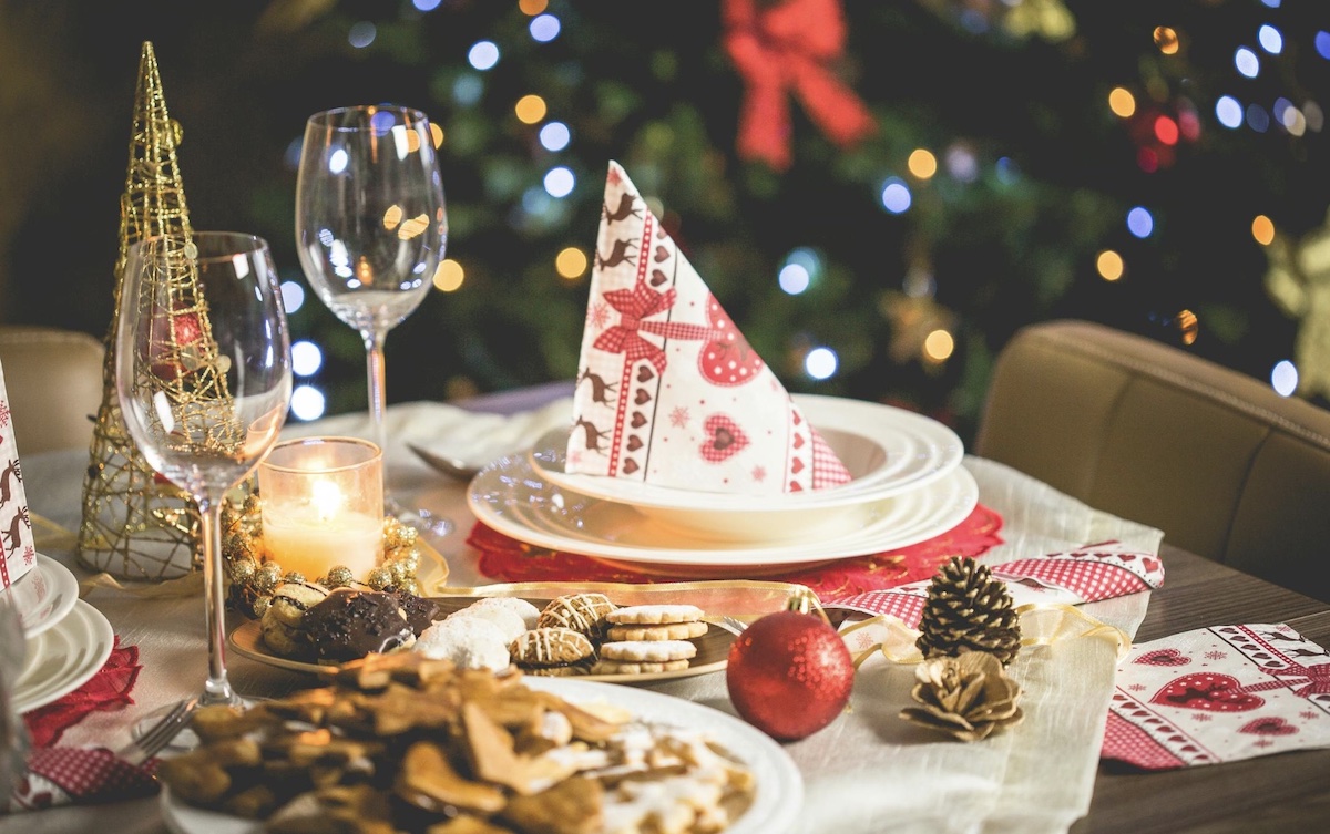 Mindful eating holiday parties. Image: Pexels - picjumbo.com