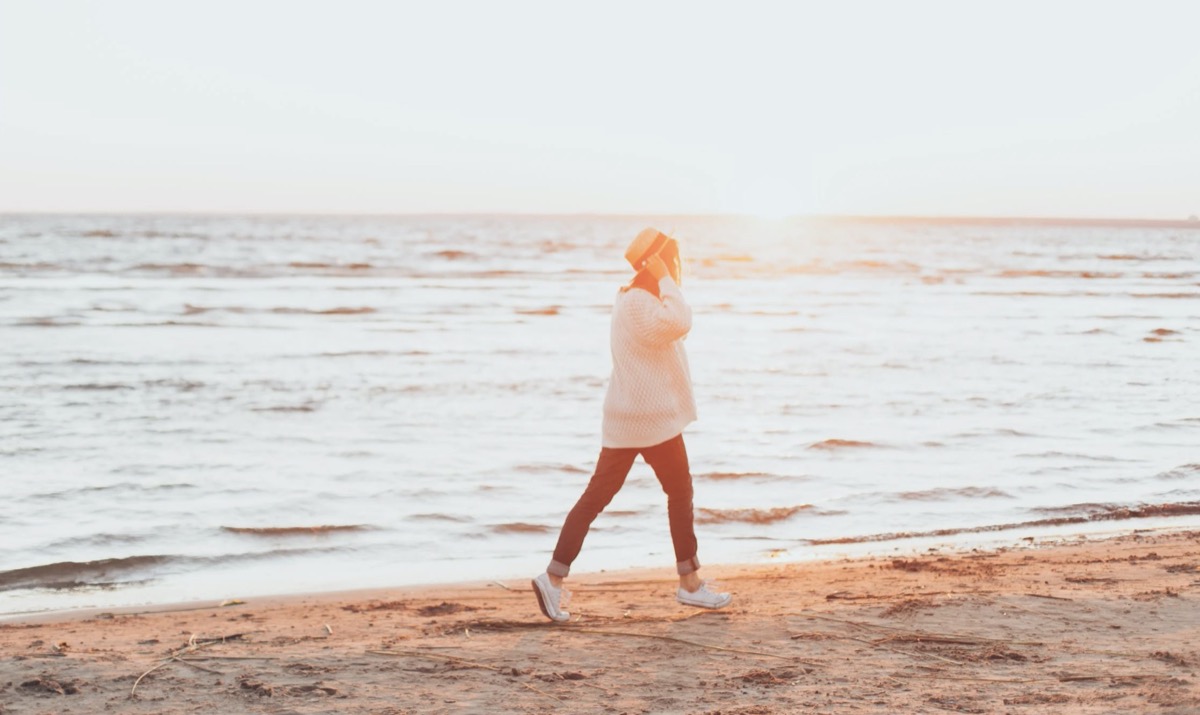 Morning walk on the beach Image: Pexels - Elina Sazonova