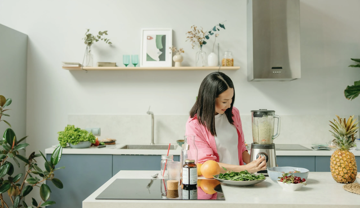 Nutritionist putting together meals