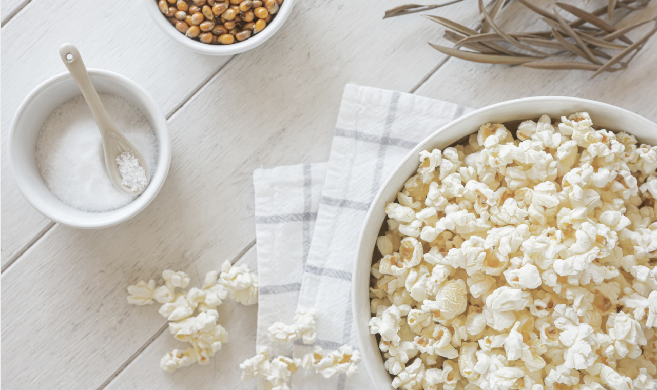 Popcorn snack with salt - Unsplash: Eduardo Casajus Gorostiaga