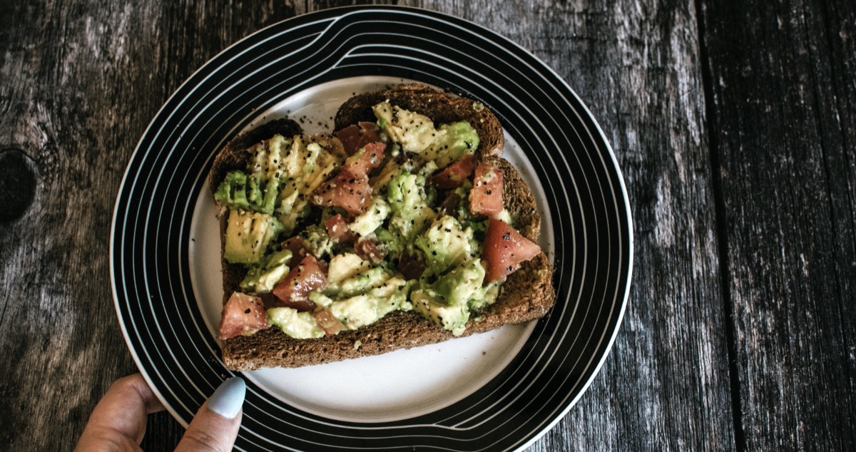 Toast with avocado and tomatoes