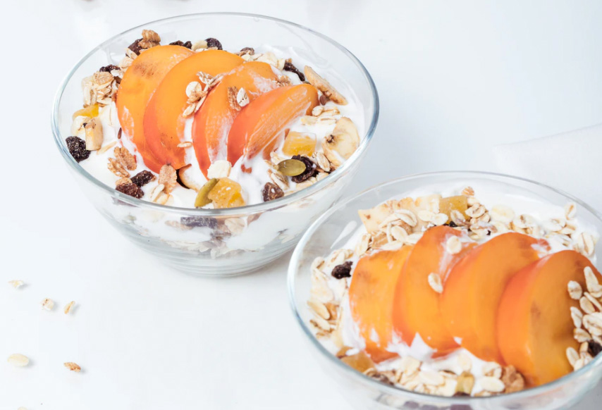 yogurt with fruit and granola 